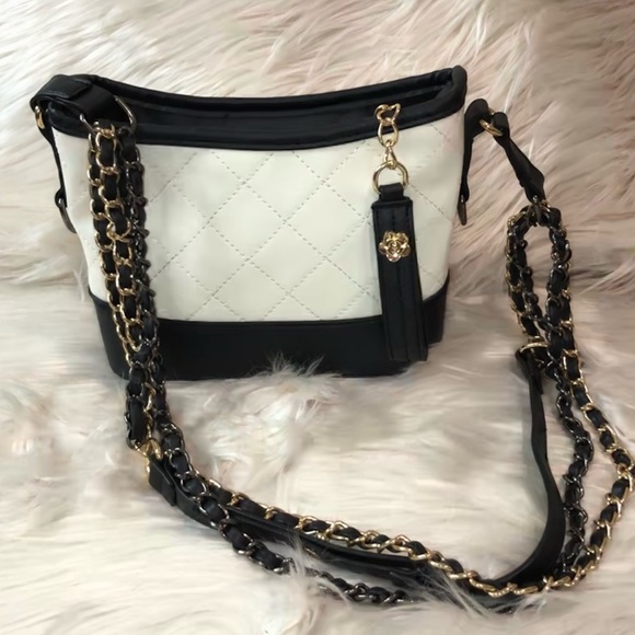 Diamond Quilted Shoulder Bag Black and White Vegan Leather - Picture 3 of 5